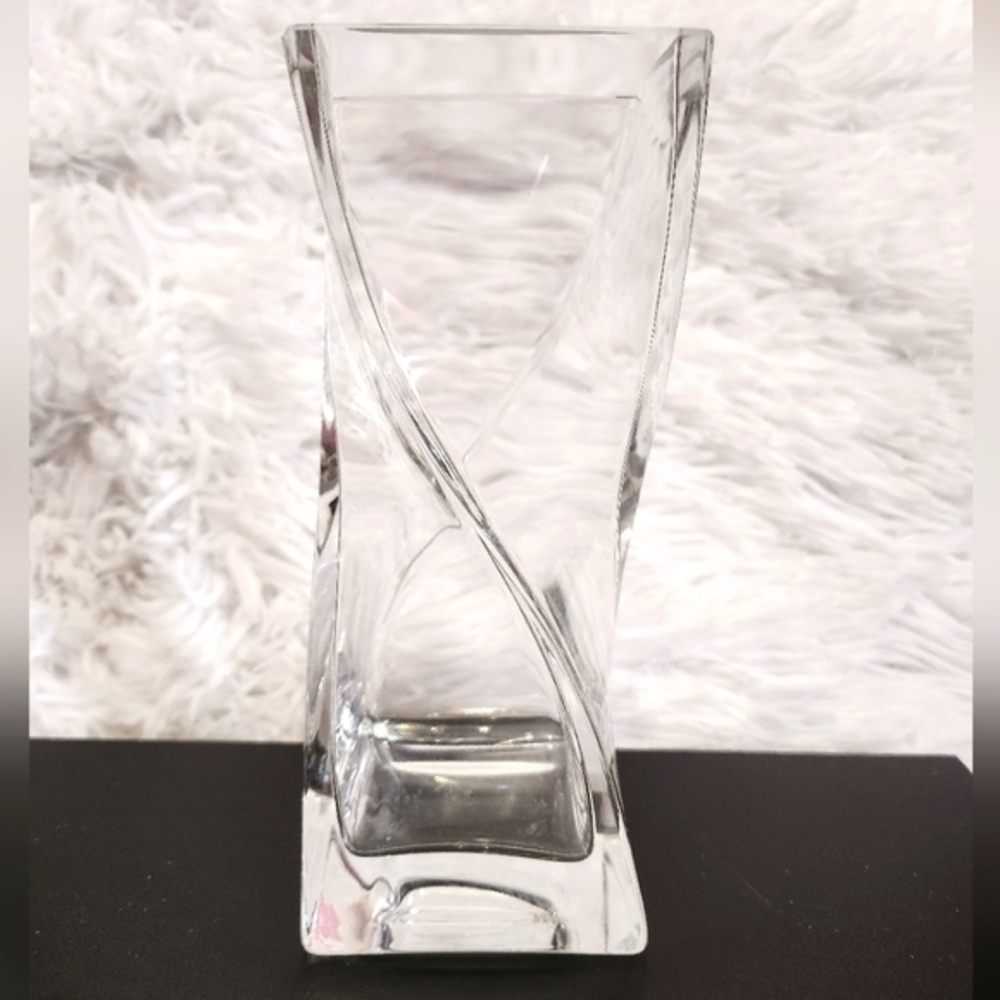 Twisted glass clear‎ vase